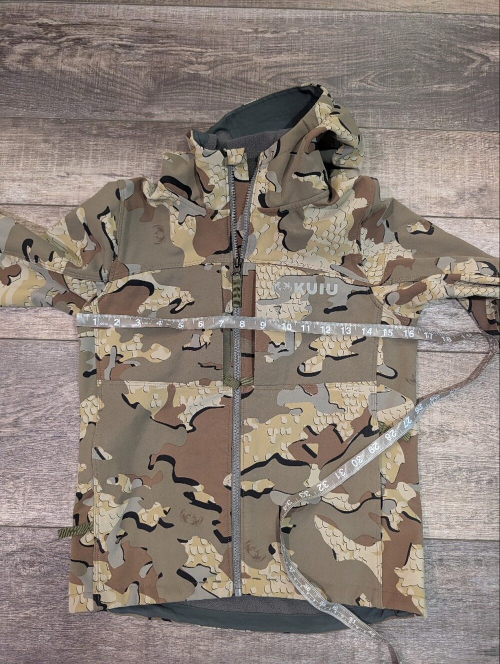 Kuiu Kids' Camo Hooded Jacket - Olive/Tan Size Small (7-8) - Picture 9 of 11